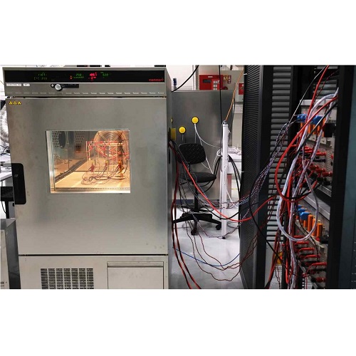 Battery tests being carried out in a climate chamber.